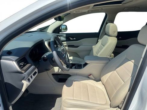 Used 2023 GMC Acadia Denali w/ Denali Ultimate Package AWD/4WD image 10