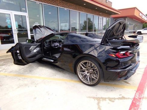 Used 2024 Chevrolet Corvette Z06 RWD image 14