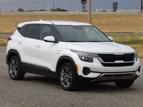 Used 2022 Kia Seltos LX AWD/4WD image 4