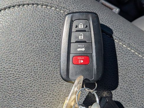 Used 2018 Toyota Camry XSE image 31