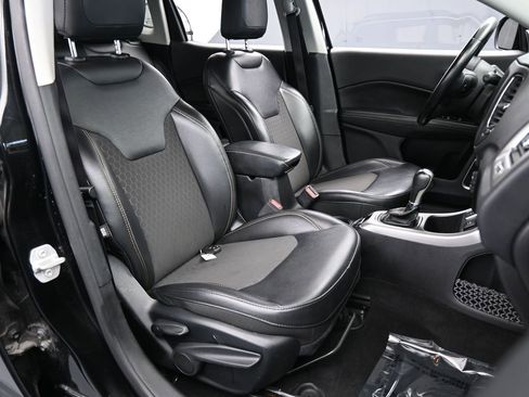 Used 2019 Jeep Compass Latitude w/ Popular Equipment Group image 43