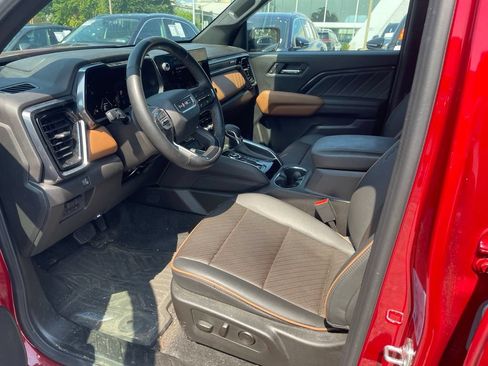 Used 2026 GMC Canyon AT4 w/ AT4 Premium Package AWD/4WD image 13