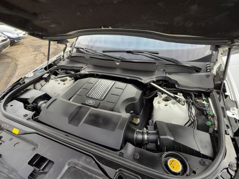 Used 2017 Land Rover Discovery SE image 33