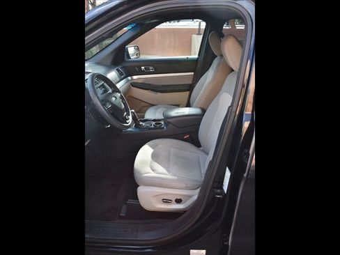 Used 2018 Ford Explorer FWD image 15