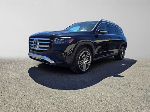 Used 2026 Mercedes-Benz GLS 450 4MATIC image 9