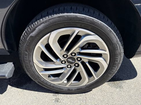 Certified 2025 Lincoln Navigator Reserve AWD/4WD image 22