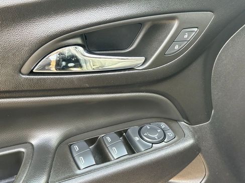 Used 2024 Chevrolet Equinox LT image 28