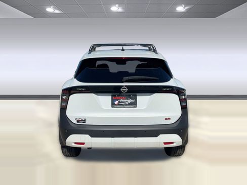 New 2026 Nissan Kicks SR w/ Cold Weather Package image 10