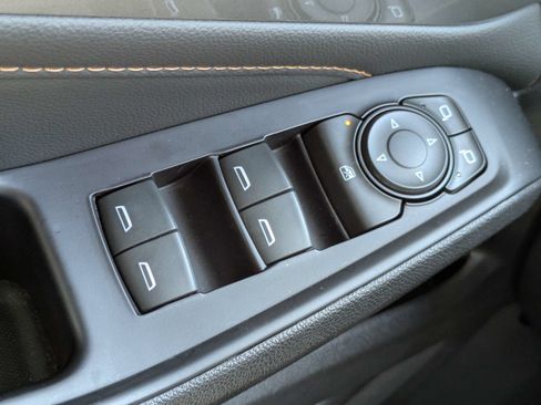 Used 2020 Chevrolet Traverse LS FWD image 15