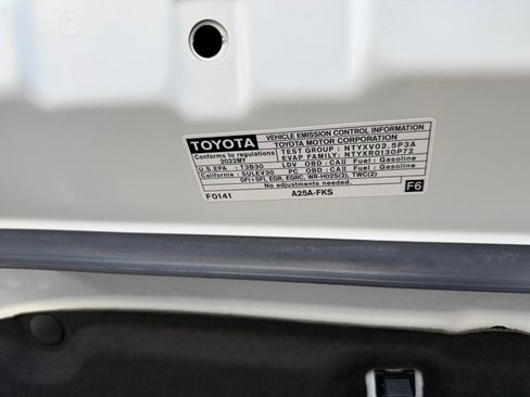 Used 2022 Toyota Camry SE w/ Carpet Mat Package (TMS) FWD image 13