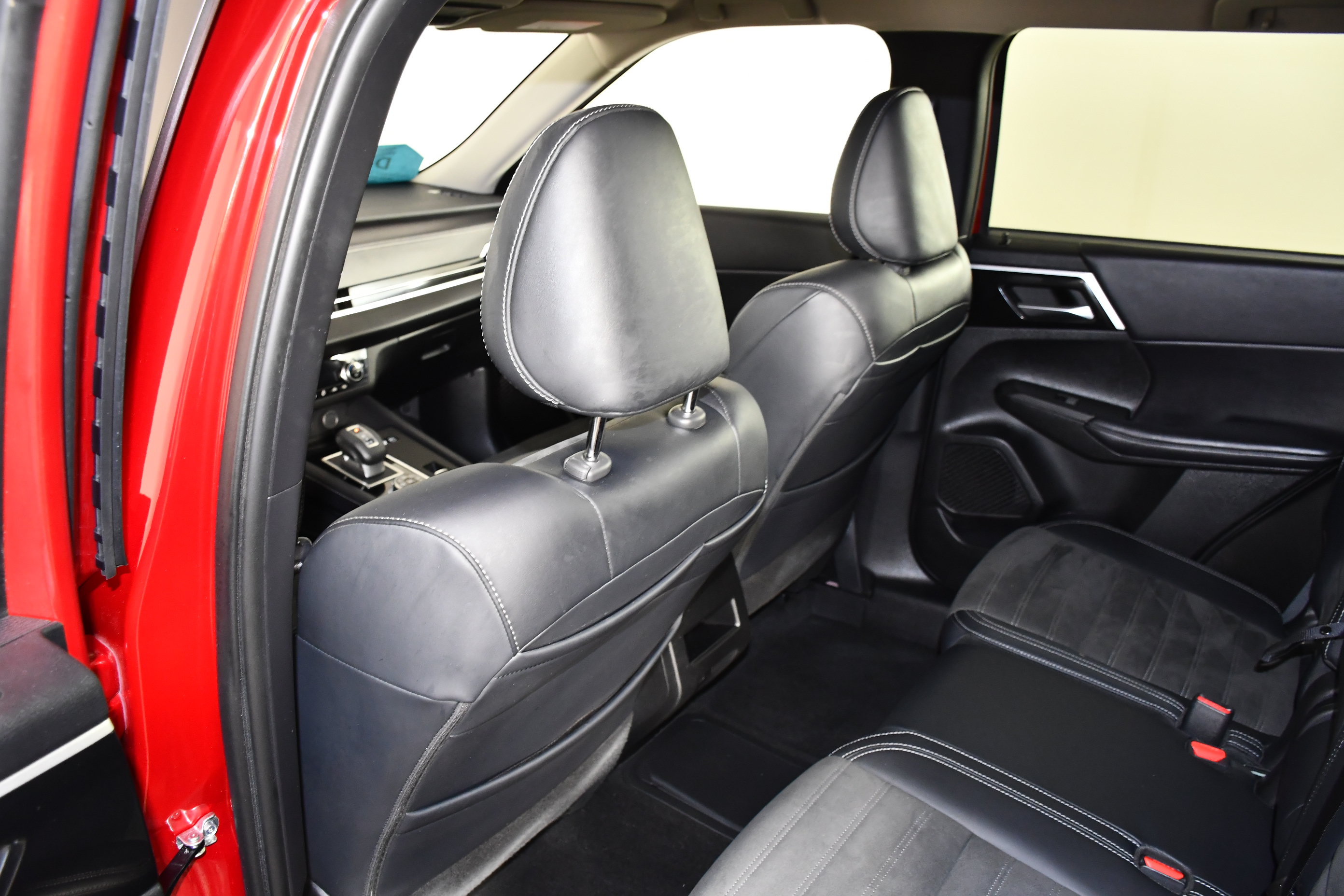 Used 2025 Mitsubishi Outlander SE AWD/4WD image 44
