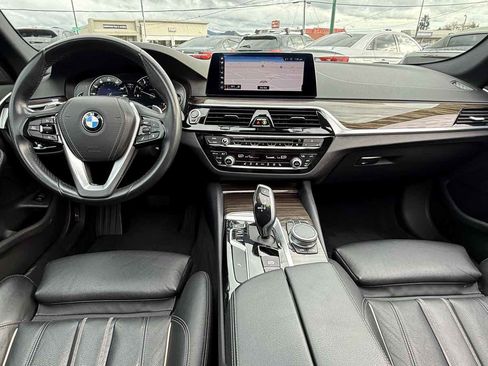 Used 2019 BMW 530i w/ Convenience Package image 15