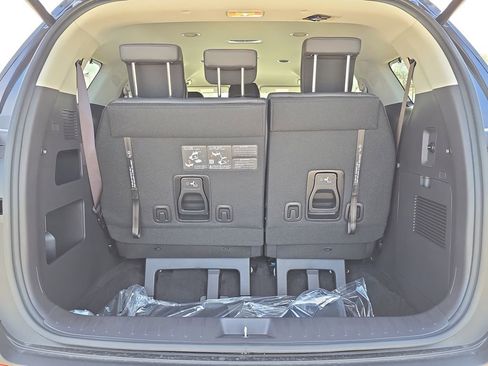 New 2026 Kia Carnival EX image 10