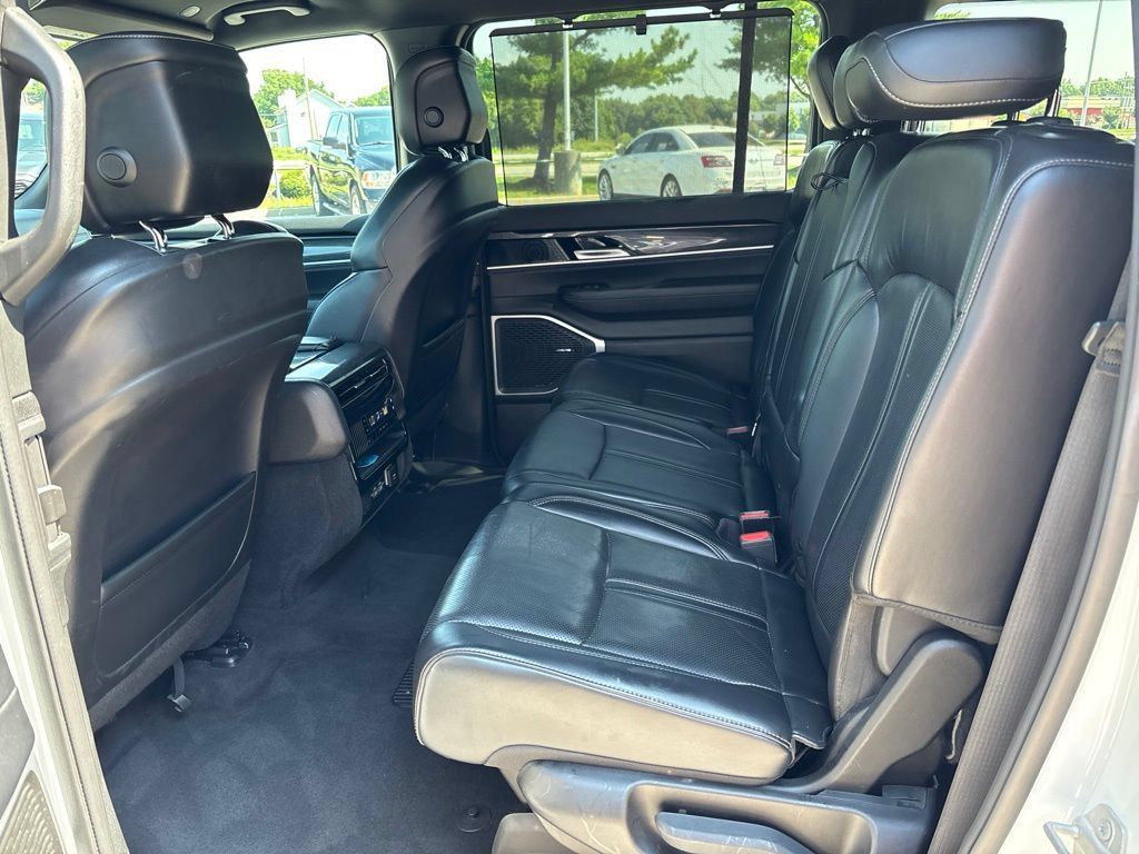 Used 2022 Jeep Wagoneer Series I w/ Convenience Group I AWD/4WD image 40