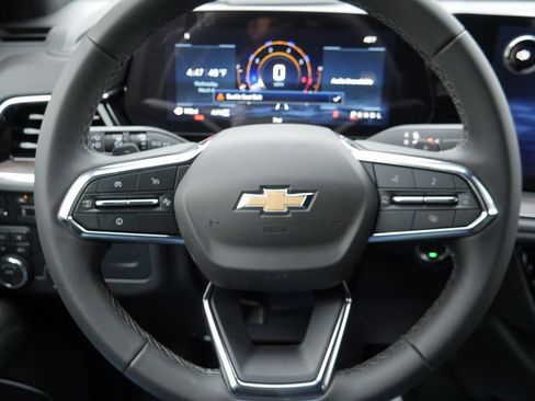 New 2026 Chevrolet Suburban LS image 12