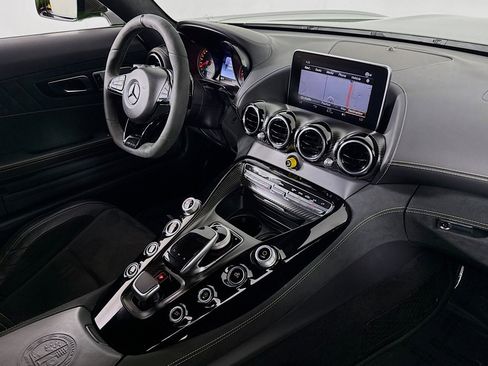 Used 2018 Mercedes-Benz AMG GT R image 15