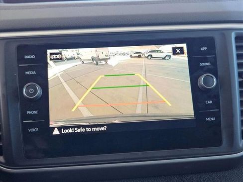 Used 2021 Volkswagen Atlas Cross Sport SE w/ Panoramic Sunroof Package image 12