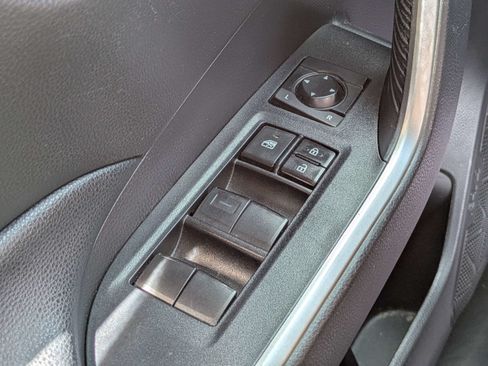 Used 2021 Toyota RAV4 XLE AWD/4WD image 22