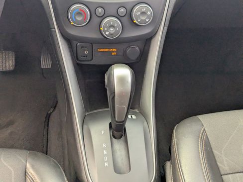 Used 2018 Chevrolet Trax LT w/ Sun & Sound Package image 22