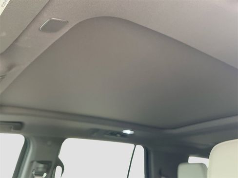 Used 2023 Chevrolet Tahoe Z71 image 23