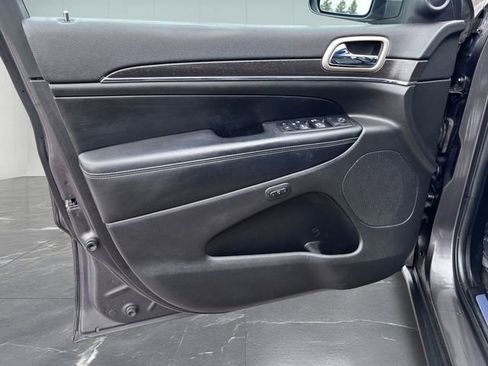 Used 2017 Jeep Grand Cherokee Limited AWD/4WD image 13