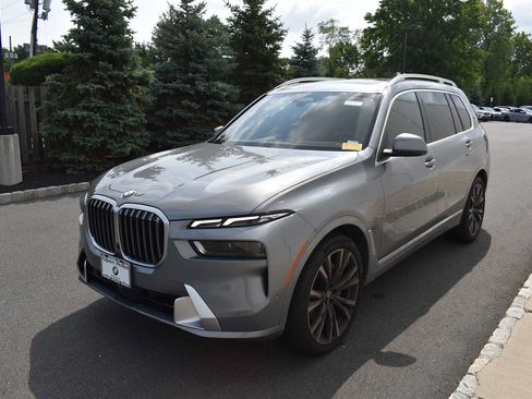 Used 2024 BMW X7 xDrive40i AWD/4WD image 3