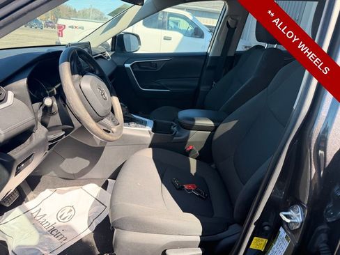 Used 2023 Toyota Camry LE image 9