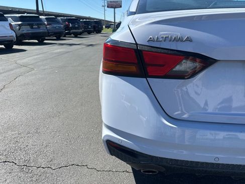 Used 2024 Nissan Altima 2.5 SR image 9
