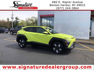 Used 2025 Hyundai Kona SEL image 1