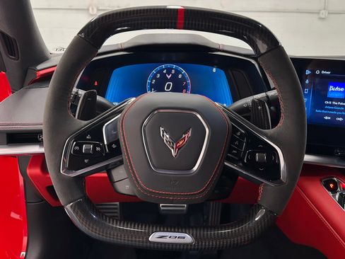 Used 2025 Chevrolet Corvette Z06 RWD image 18