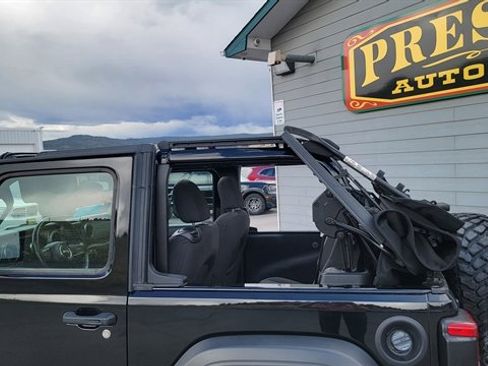 Used 2022 Jeep Wrangler Sport image 19