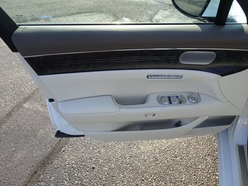 Used 2025 Genesis G90 3.5T AWD/4WD image 15