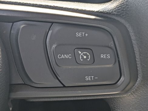 Used 2021 Jeep Wrangler Unlimited Sport image 24