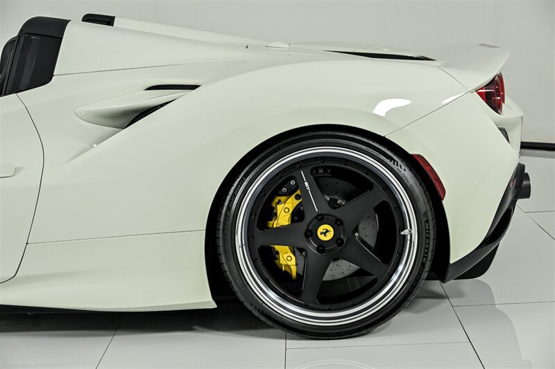 Used 2022 Ferrari F8 Tributo RWD image 10