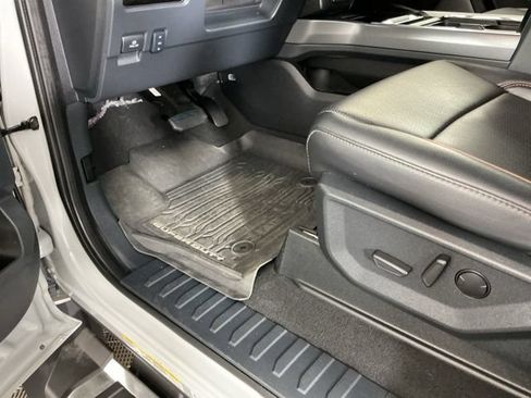 Used 2025 Ford F450 Lariat w/ FX4 Off-Road Package AWD/4WD image 18