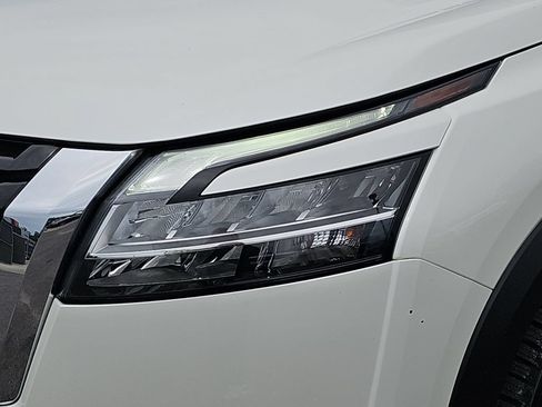 Used 2023 Nissan Pathfinder SL w/ SL Premium Package FWD image 32