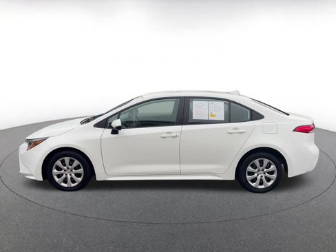 Used 2025 Toyota Corolla LE FWD image 6