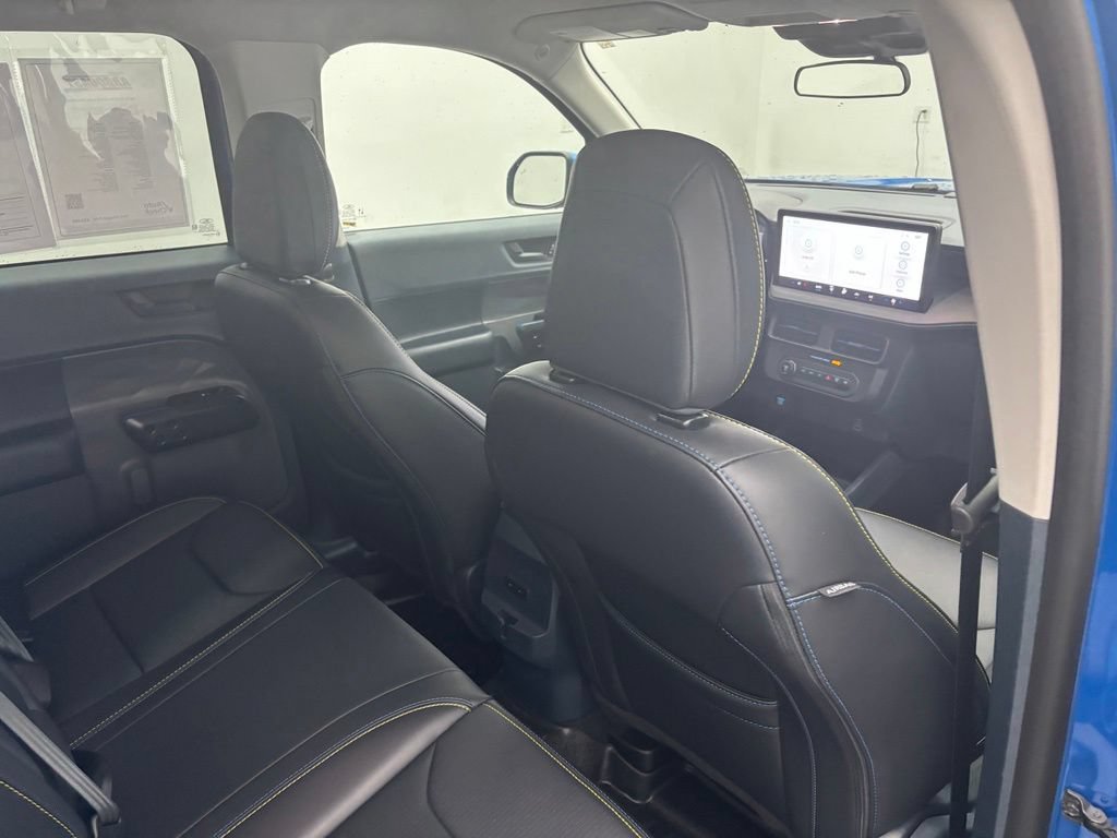 Used 2025 Ford Maverick Lobo AWD/4WD image 40