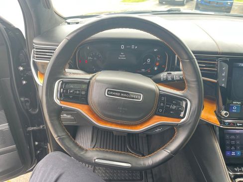 Used 2024 Jeep Grand Wagoneer L Series III AWD/4WD image 19