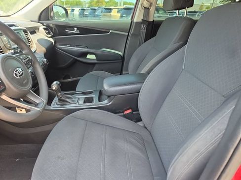 Used 2017 Kia Sorento FWD image 13