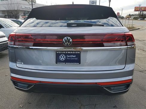 Certified 2025 Volkswagen Atlas Cross Sport SE image 5