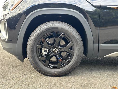 Used 2025 Volkswagen Atlas Peak Edition SE AWD/4WD image 10