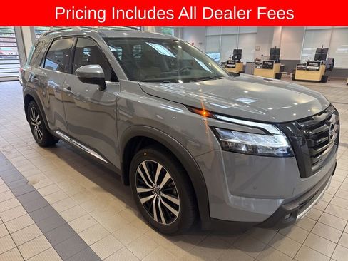 Used 2023 Nissan Pathfinder Platinum FWD image 1