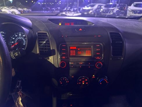 Used 2016 Kia Forte LX image 11