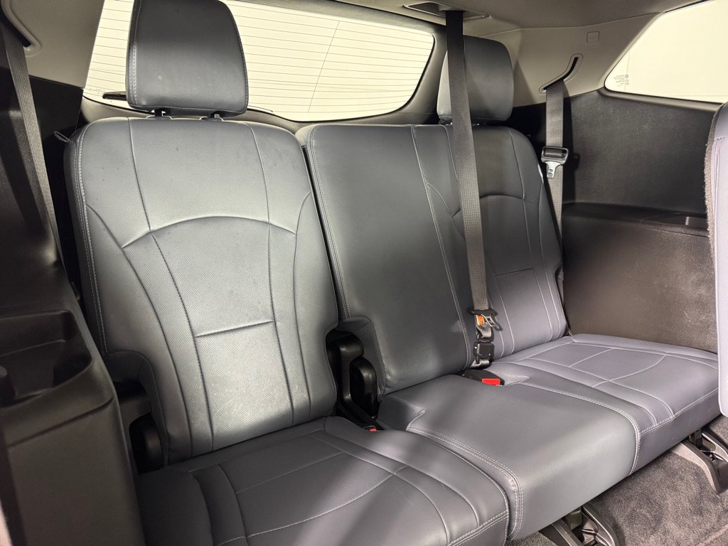 Used 2019 Buick Enclave Essence AWD/4WD image 29