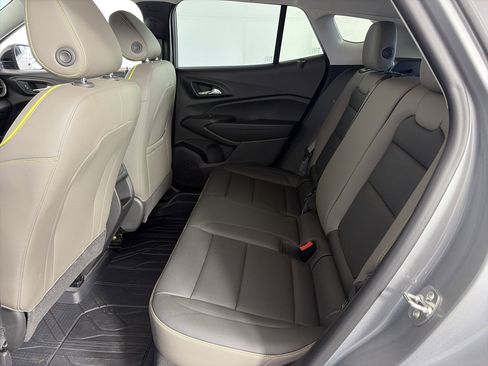 Used 2025 Chevrolet Trax ACTIV w/ Driver Confidence Package FWD image 7