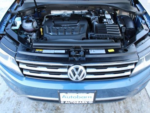 Used 2018 Volkswagen Tiguan SE w/ Panoramic Sunroof Package image 27