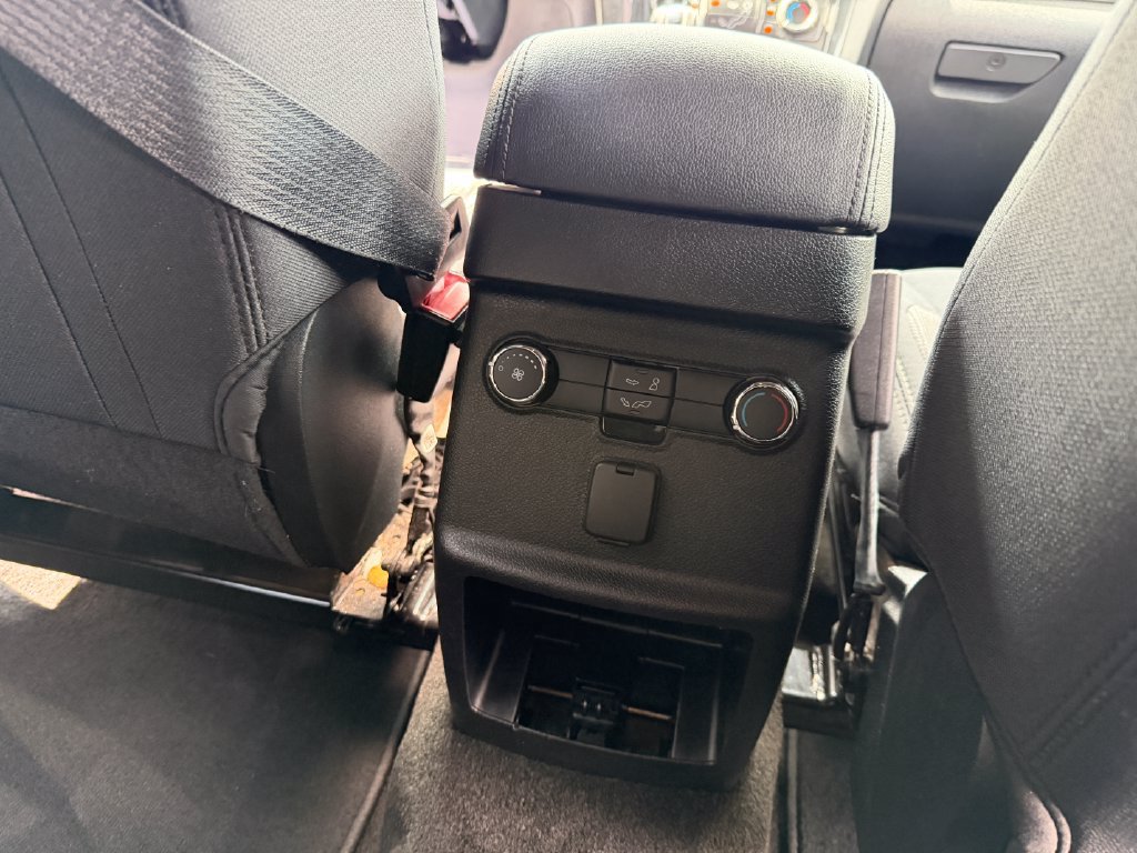 Used 2018 Ford Explorer XLT AWD/4WD image 17