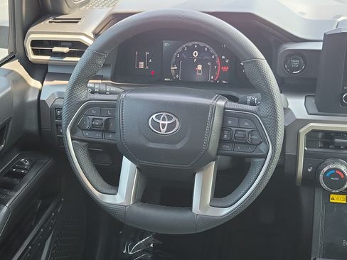 Certified 2025 Toyota Tacoma SR5 AWD/4WD image 25