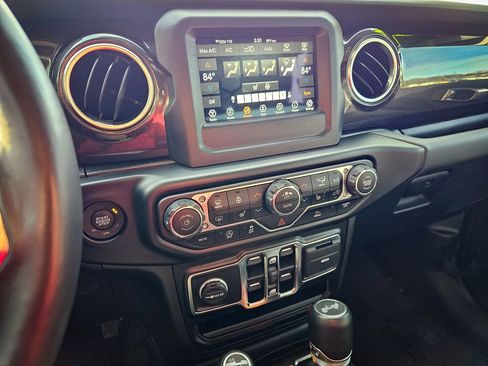 Certified 2021 Jeep Wrangler Unlimited Sahara image 19